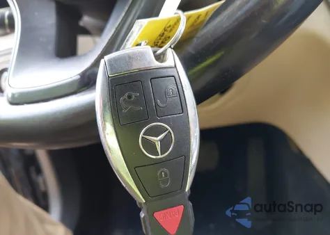 2016 Mercedes-Benz C 300 4Matic/Luxury 4Matic/Sport 4Matic z USA, uszkodzony, nr VIN 55SWF4KB6GU172347